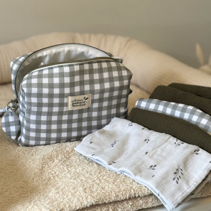 Trousse toilette cadeau liste naissance bébé vichy
