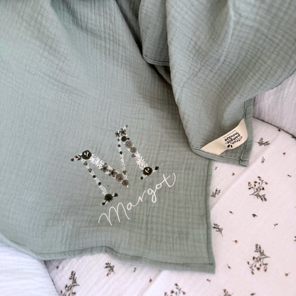 Le maxi-lange brodé Lettre